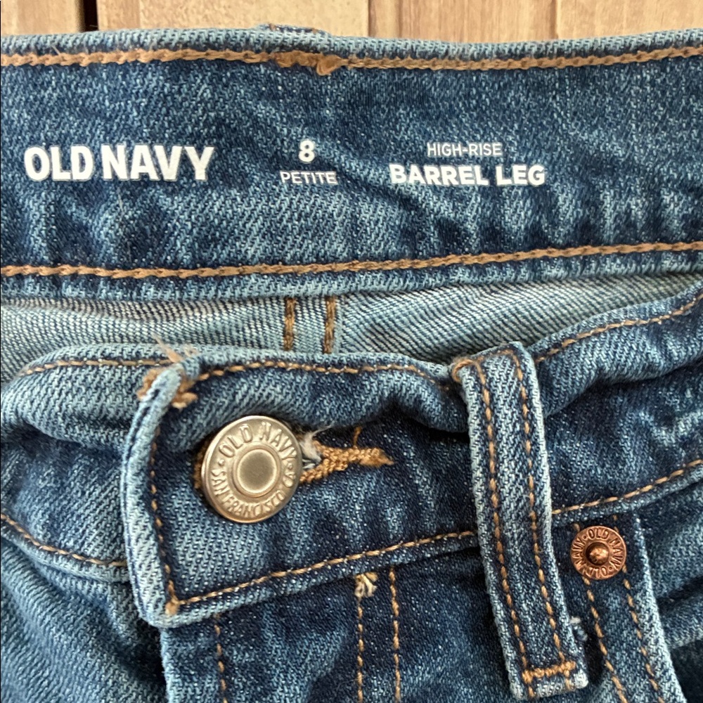Old Navy Sz 8P high rise barrel leg jeans LN - Picture 2 of 6